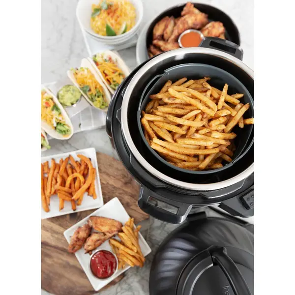 Instant Pot Duo Crisp 7.6L multicooker with air fryer