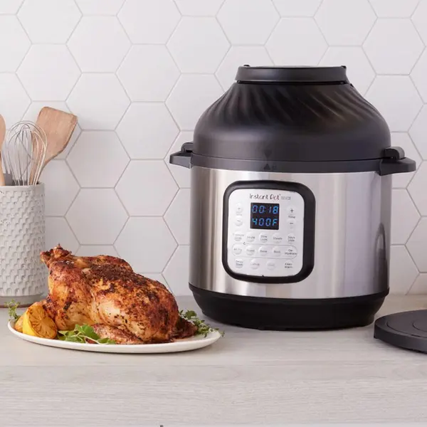 Instant Pot Duo Crisp 7.6L multicooker with air fryer