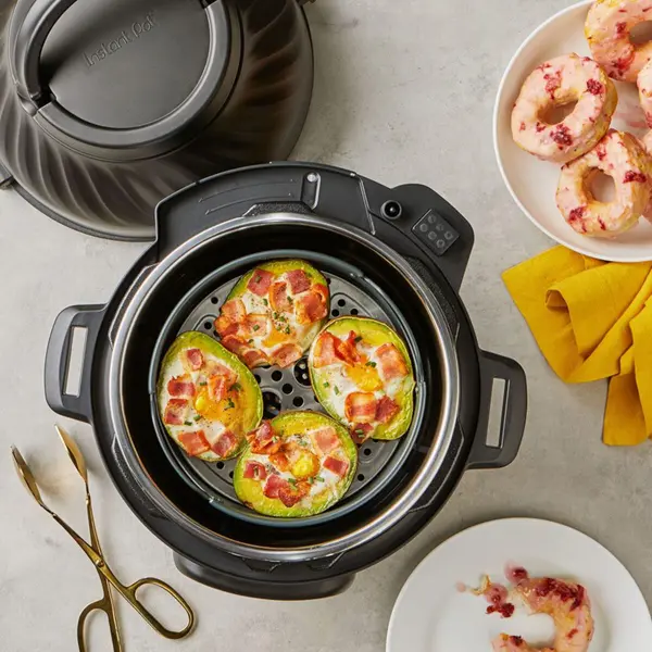Instant Pot Duo Crisp 7.6L multicooker with air fryer